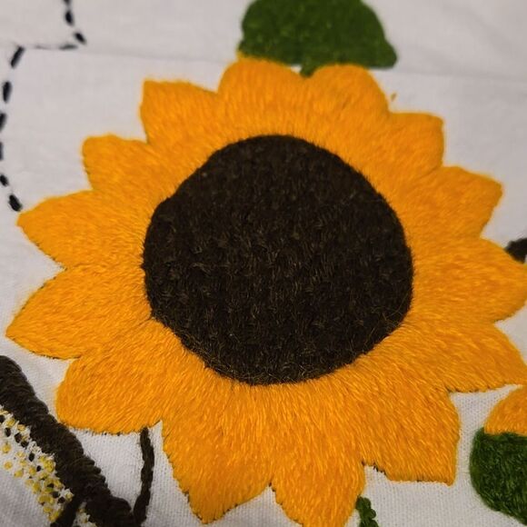Vintage Handcrafted Sunflower Embroidered Tablecloth with Orange 21"x24" - Picture 7 of 10
